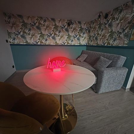 Lux Loft In Centro Apartment Bari Bagian luar foto