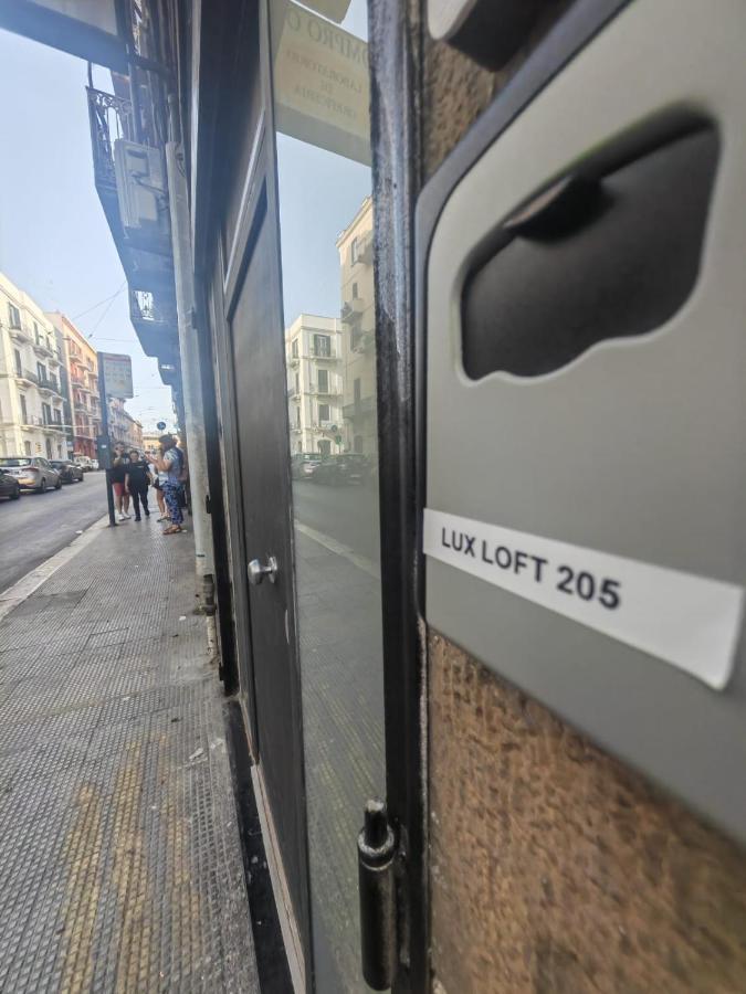Lux Loft In Centro Apartment Bari Bagian luar foto