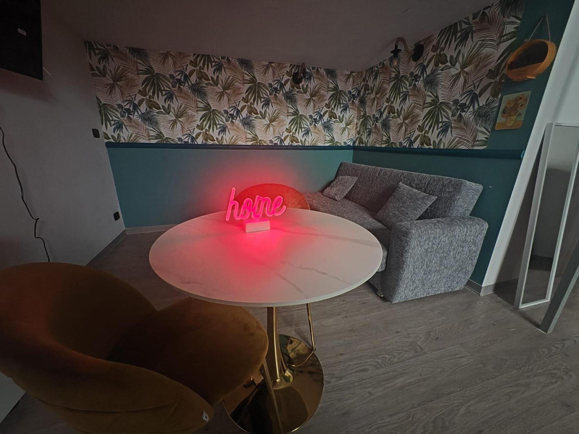 Lux Loft In Centro Apartment Bari Bagian luar foto